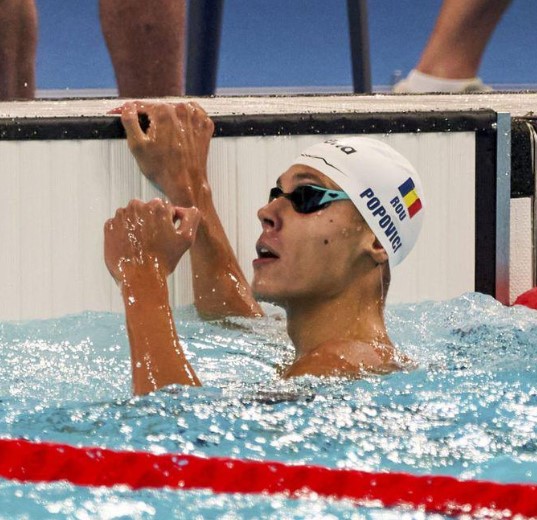 David Popovici, calificat în finala de 200 m liber la Mondialele de natație. Ce șanse are la medalie