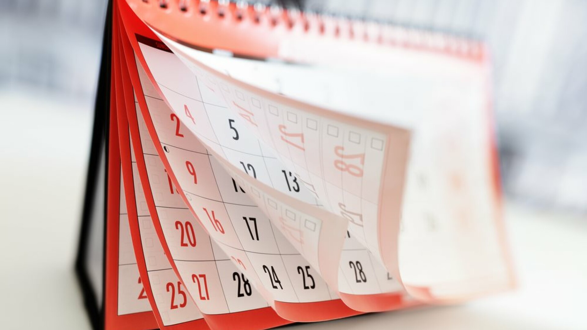 Câte zile libere le-au mai rămas românilor în ultimele două luni ale anului 2025