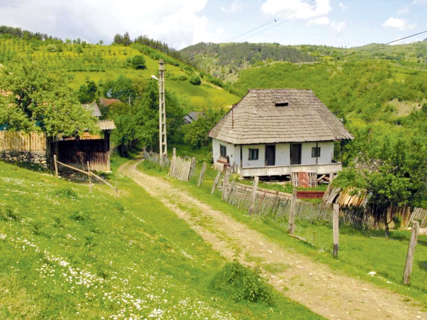 Cine sunt românii care trebuie să depună cerere pentru proprietate, Pot obține terenuri în jurul locuințelor lor
