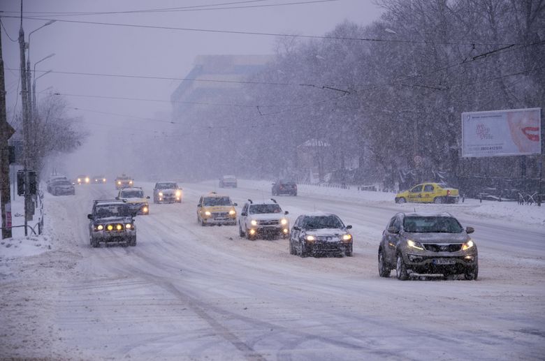 Când își face iarna simțită prezența în România. Meteorologii anunță ninsori și viscol puternic în întreaga Europă