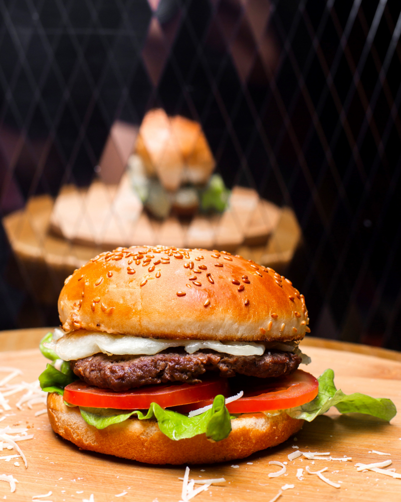Tragedie uriașă! S-a stins subit după ce a mâncat un burger. Abia după un an familia a descoperit ce i-a provocat decesul