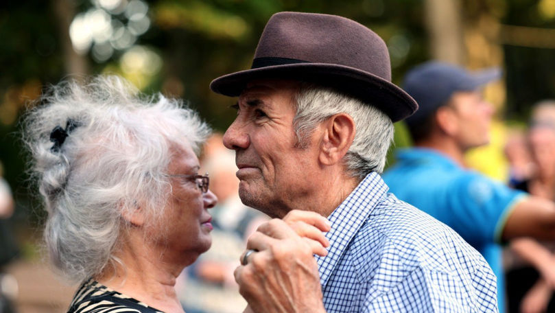 Vești excelente pentru pensionarii din România! În luna noiembrie 2025, seniorii vor primi un supliment la pensie. Cine sunt cei care beneficiază de această majorare