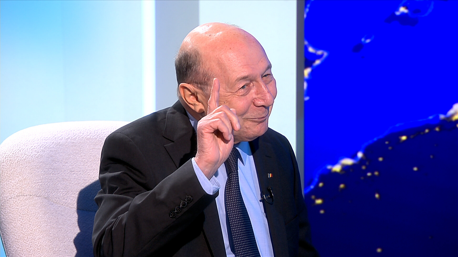 Traian Băsescu, zi de naștere în familie. Internauții au observat imediat o schimbare surprinzătoare în înfățișarea sa
