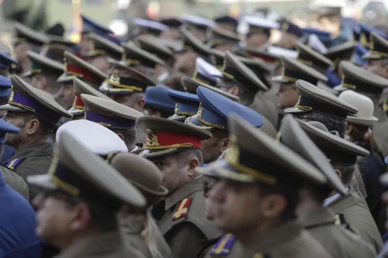 La ce vârstă se pot pensiona cadrele militare. Câți ani de serviciu trebuie să aibă pentru a beneficia de pensie