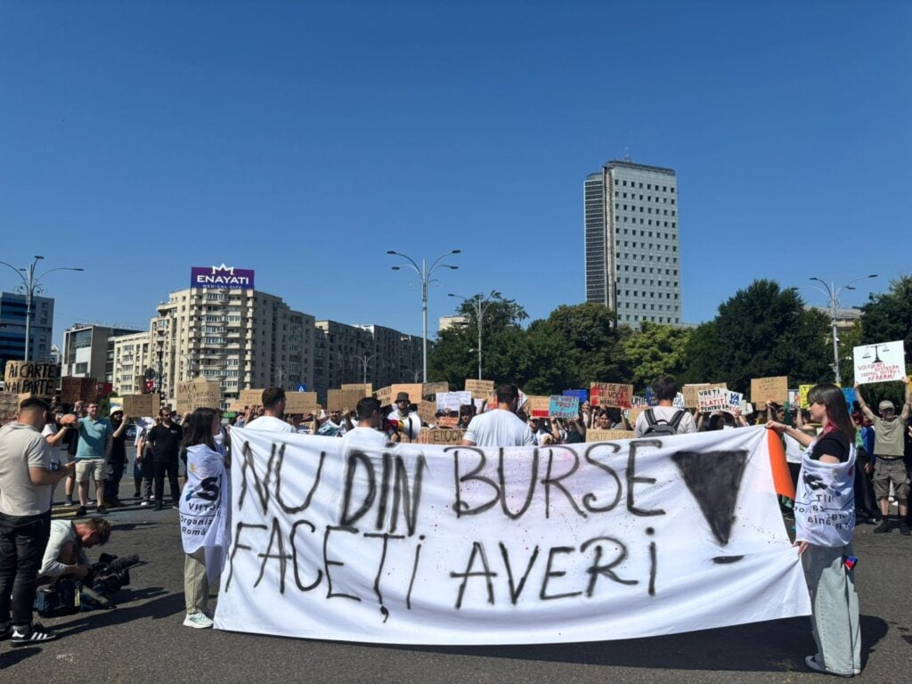 Bursele elevilor au fost majorate. Începând cu anul școlar 2025–2026, anumite categorii de elevi vor beneficia de o creștere semnificativă