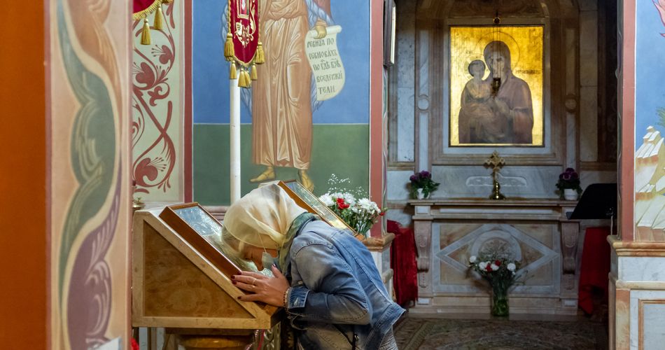 Calendar ortodox, 12 noiembrie 2025. Credincioșilor le este interzis să cumpere anumite articole în această zi, deoarece se crede că atrag ghinion și necazuri în viața celor care nu respectă tradiția
