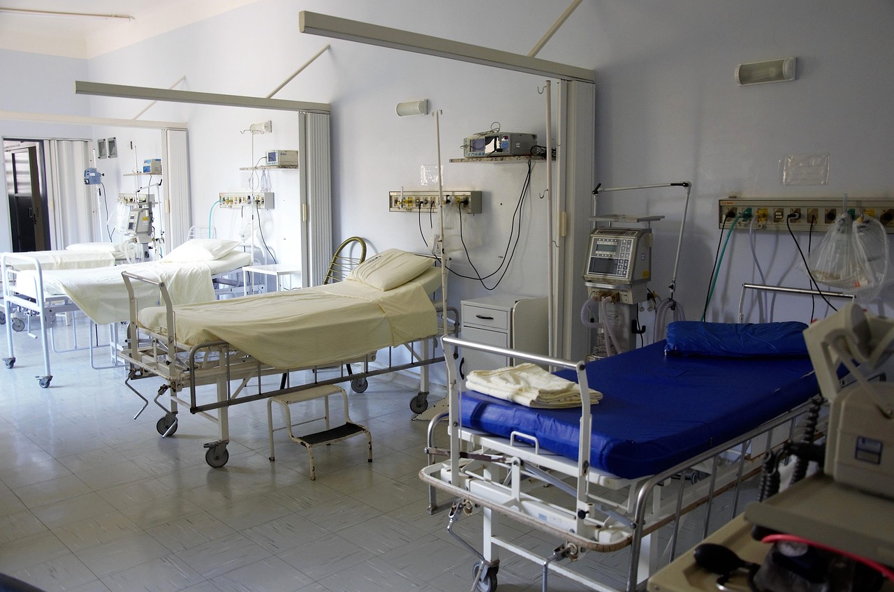Alertă medicală! A fost confirmat primul caz de gripă aviară la om. Ce semne îți arată că ai virusul