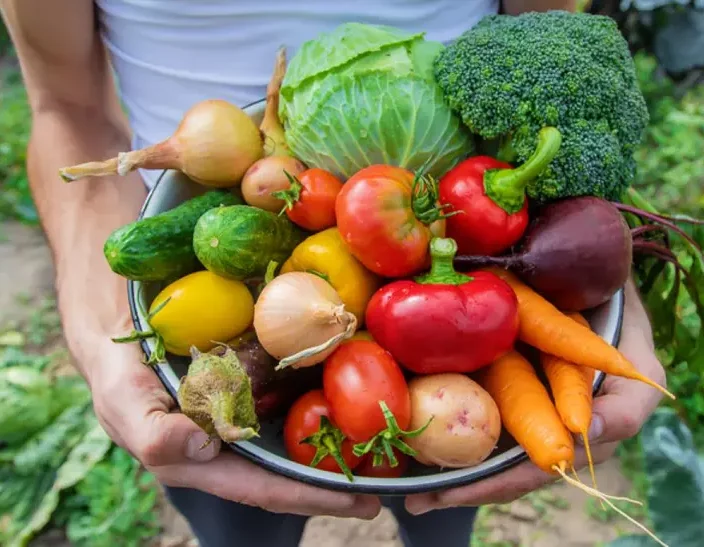O porție de legume pe zi poate reduce cu 20% riscul de infarct, Vezi cât contează o farfurie de  verdețuri