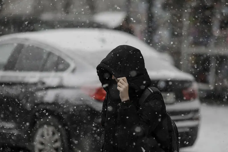 Meteorologii anunță șase zile la rând de ninsori în București. Când sunt așteptate primele zăpezi