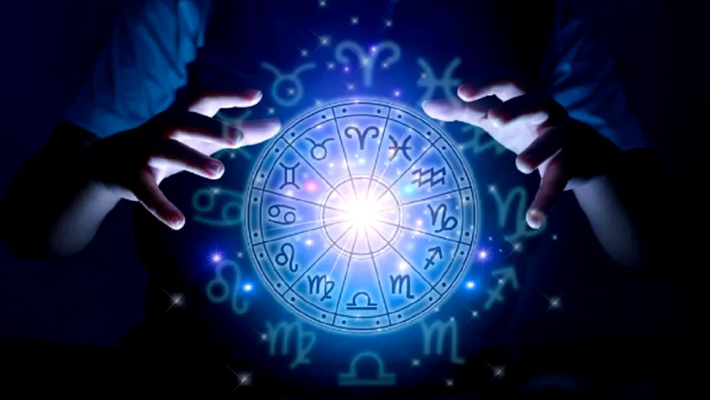Horoscop 16 noiembrie. Duminică încărcată de provocări și decizii cheie. O zodie se bucură de o șansă venită prin intermediul celor dragi