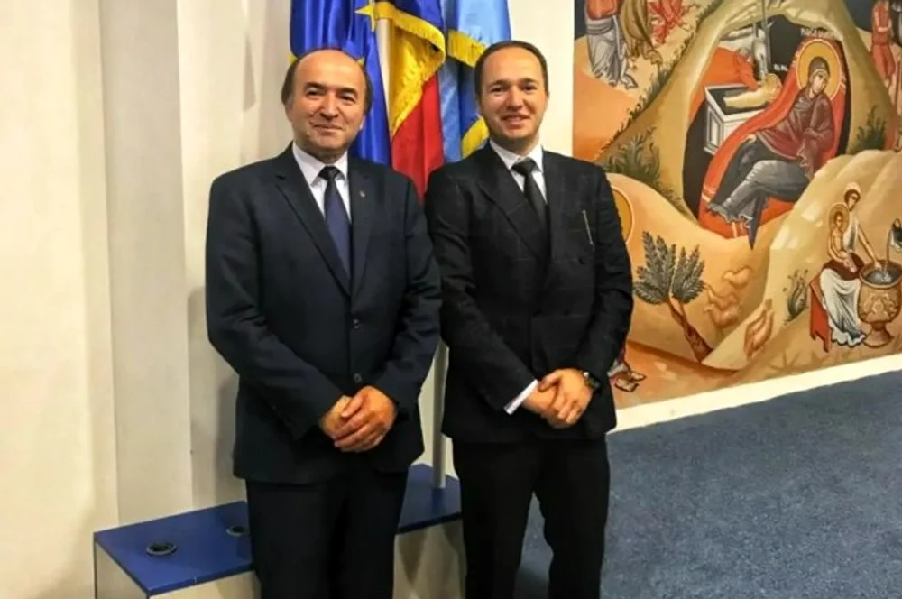 Două studente îl acuză pe fiul lui Tudorel Toader de hărțuire. Cum reacționează fostul ministru al Justiției