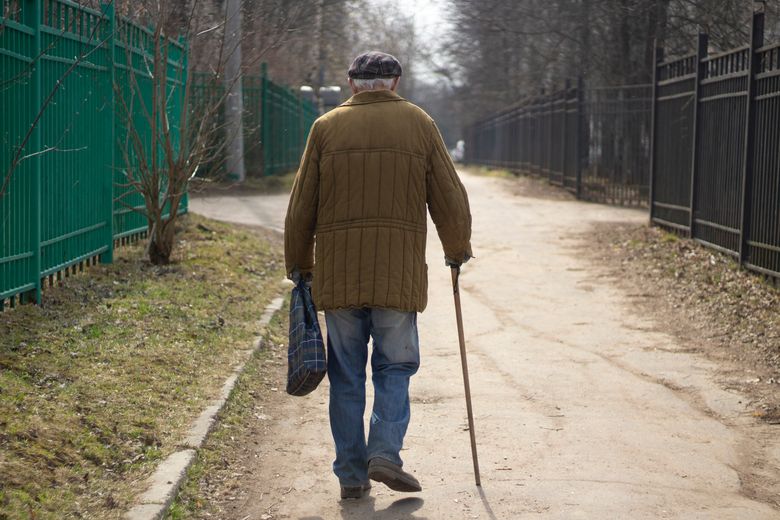 Când vor fi virate pensiile pe card în luna noiembrie 2025. Află când vor fi distribuite pensiile prin Poșta Română