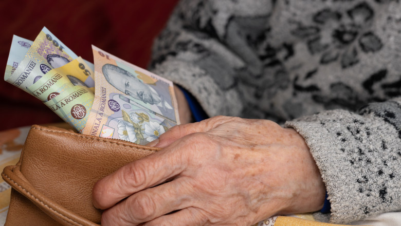 Pensionarii cu pensii mici vor primi un ajutor de 400 de lei înainte de Crăciun, Anunțul ministrului Muncii despre recalcularea pensiilor
