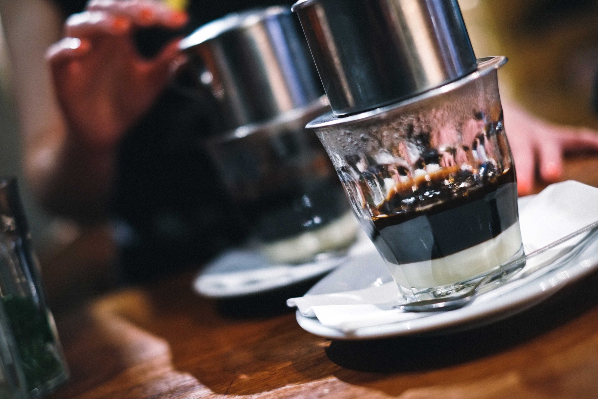 Pericol neașteptat în ceașcă! O tânără aproape și-a pierdut viața după ce a consumat cafea vietnameză