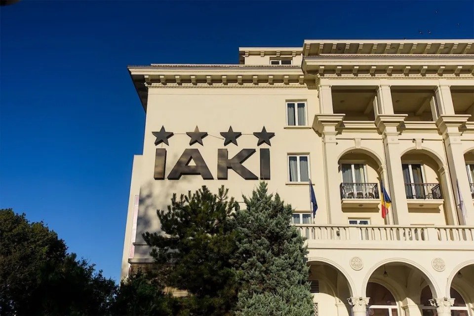 Cât trebuie să scoți din buzunar pentru a petrece Crăciunul sau Revelionul la hotelul lui Hagi