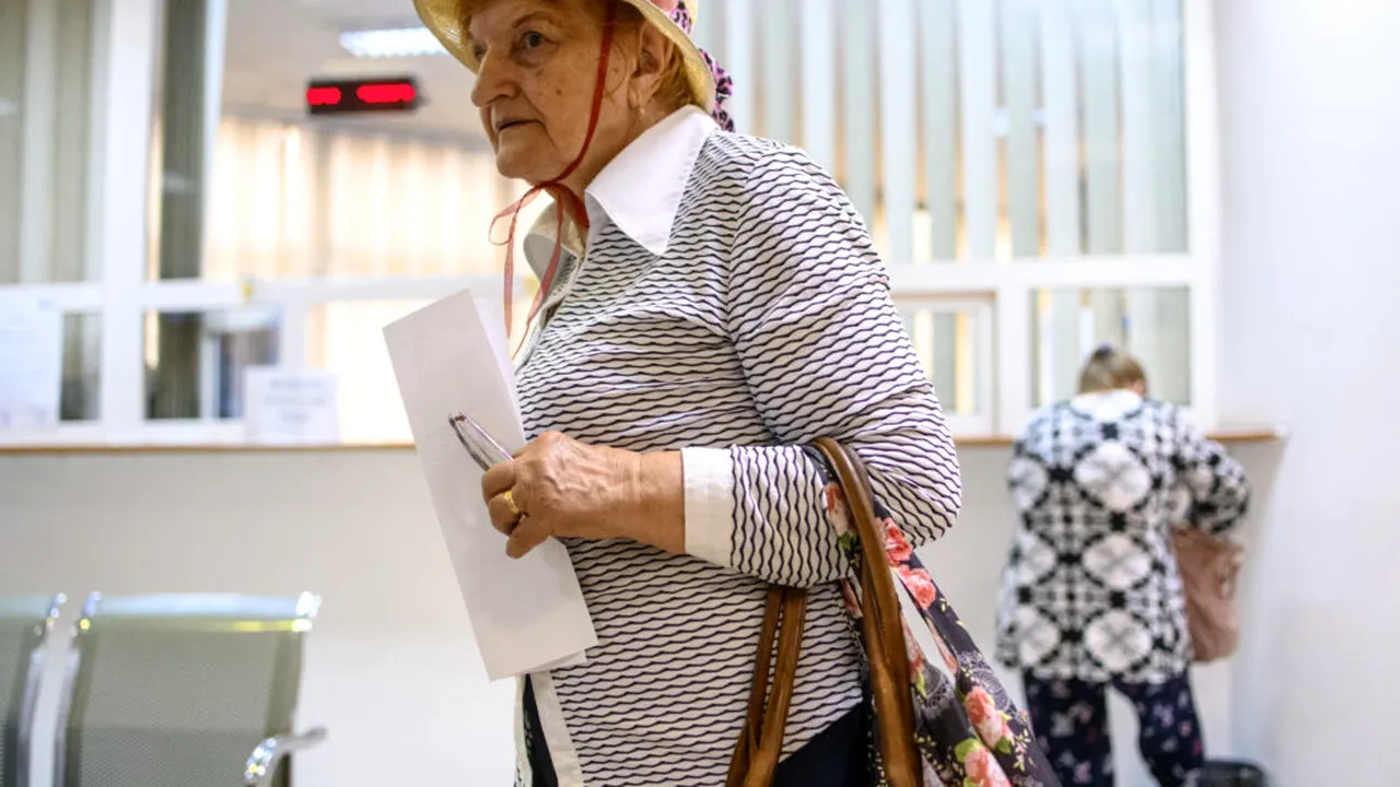 Tichete sociale pentru seniori. Cum pot primi pensionarii ajutorul acordat de Crăciun