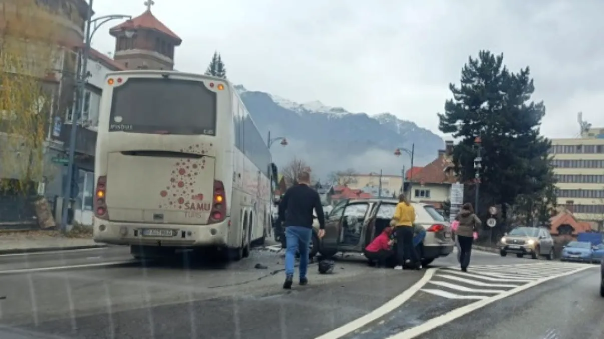 Incident rutier la Sinaia! Un autocar cu 71 de pasageri a fost implicat într-un accident. Mai multe persoane au avut nevoie de îngrijiri medicale