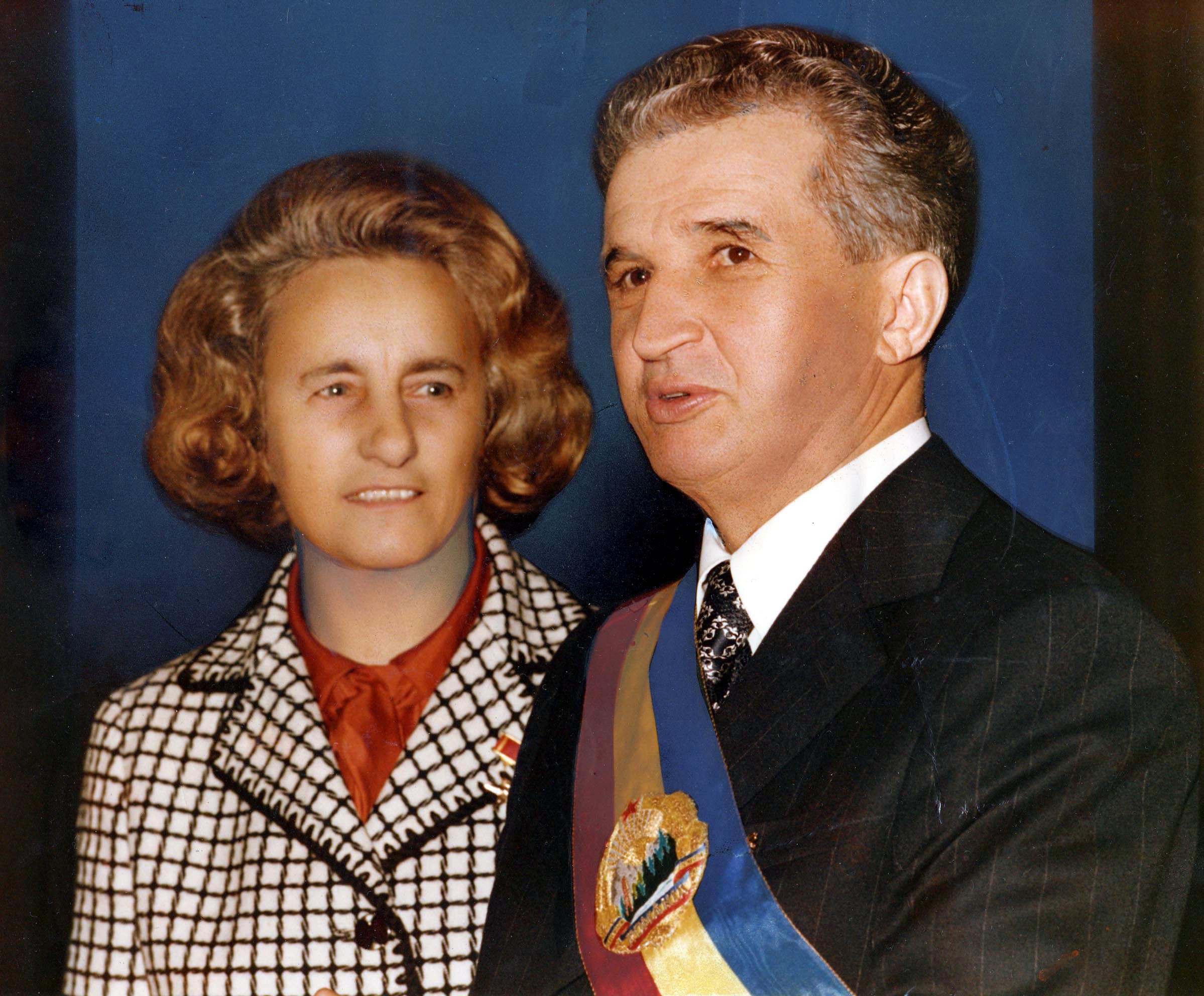 Mormântul soților Ceaușescu, din nou în centrul atenției! Ce a apărut pe acesta după 36 de ani de la Revoluție