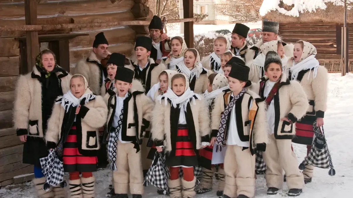 De ce este considerat un semn rău să alungi colindătorii în Ajunul Crăciunului. Urmările despre care vorbesc tradițiile populare