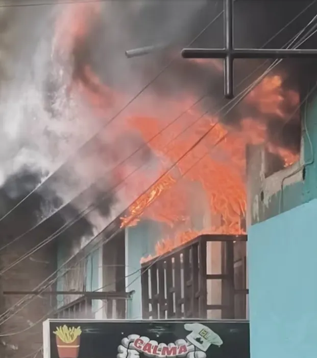 Tragedie! Zece studenți și-au pierdut viața într-un incendiu izbucnit într-un restaurant