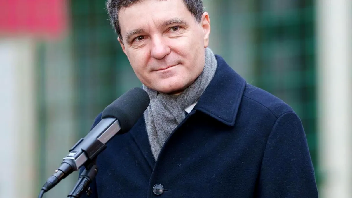 Ce reacții a stârnit apariția lui Nicușor Dan la cumpărături alături de fiica lui, Aheea