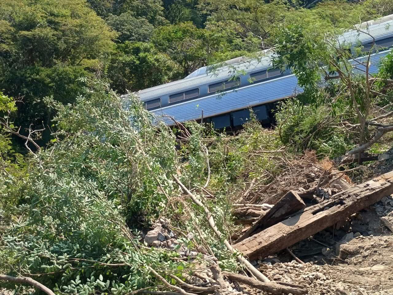Accident feroviar de amploare! Un tren cu 250 de pasageri a deraiat. Bilanț tragic: 13 persoane decedate și zeci de răniți