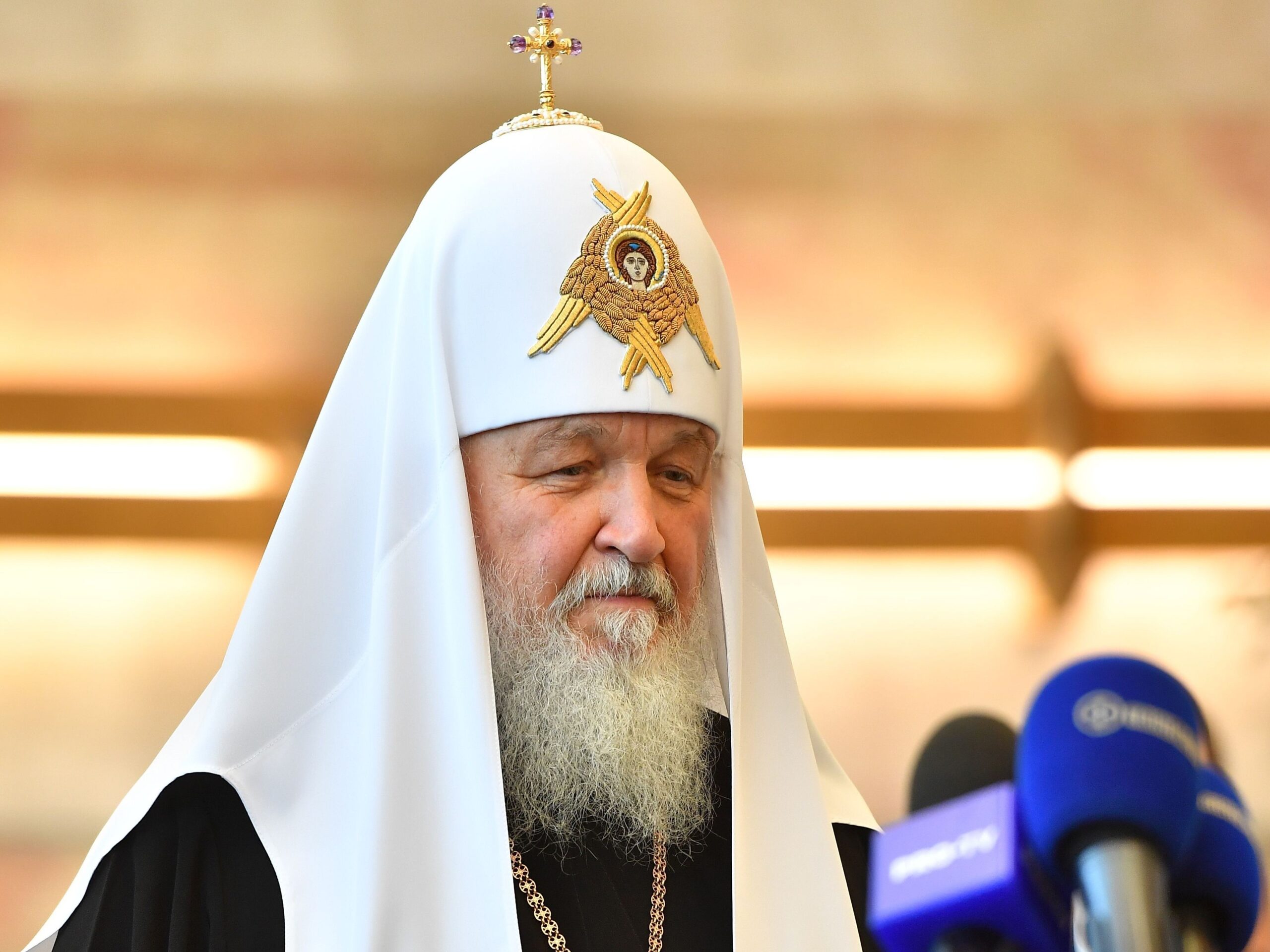 Amanta secretă a Patriarhului Kiril al Rusiei. Îl însoțește în deplasările externe și ar administra bunurile sale