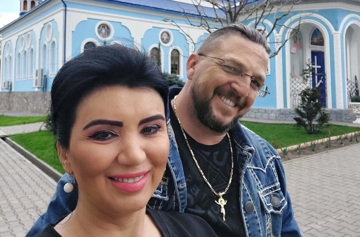 George Restivan face dezvăluiri uluitoare despre fiul cel mic al Adrianei Bahmuțeanu. Ce s-ar fi petrecut, în realitate, în casa vedetei, înainte de nuntă, fără ca nimeni să știe