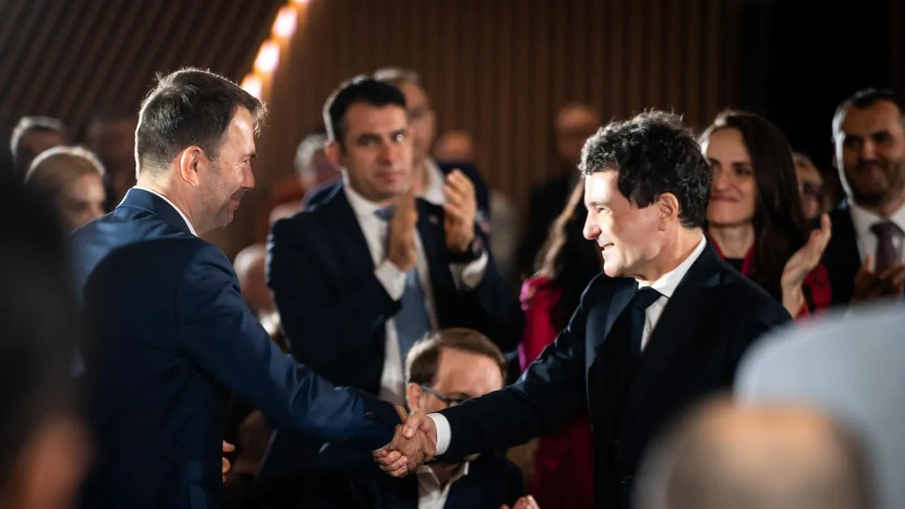 Cotroceni, decor pentru un conflict USR–PNL! Drulă lansează un clip anti-Ciucu. Nicușor Dan dă explicații