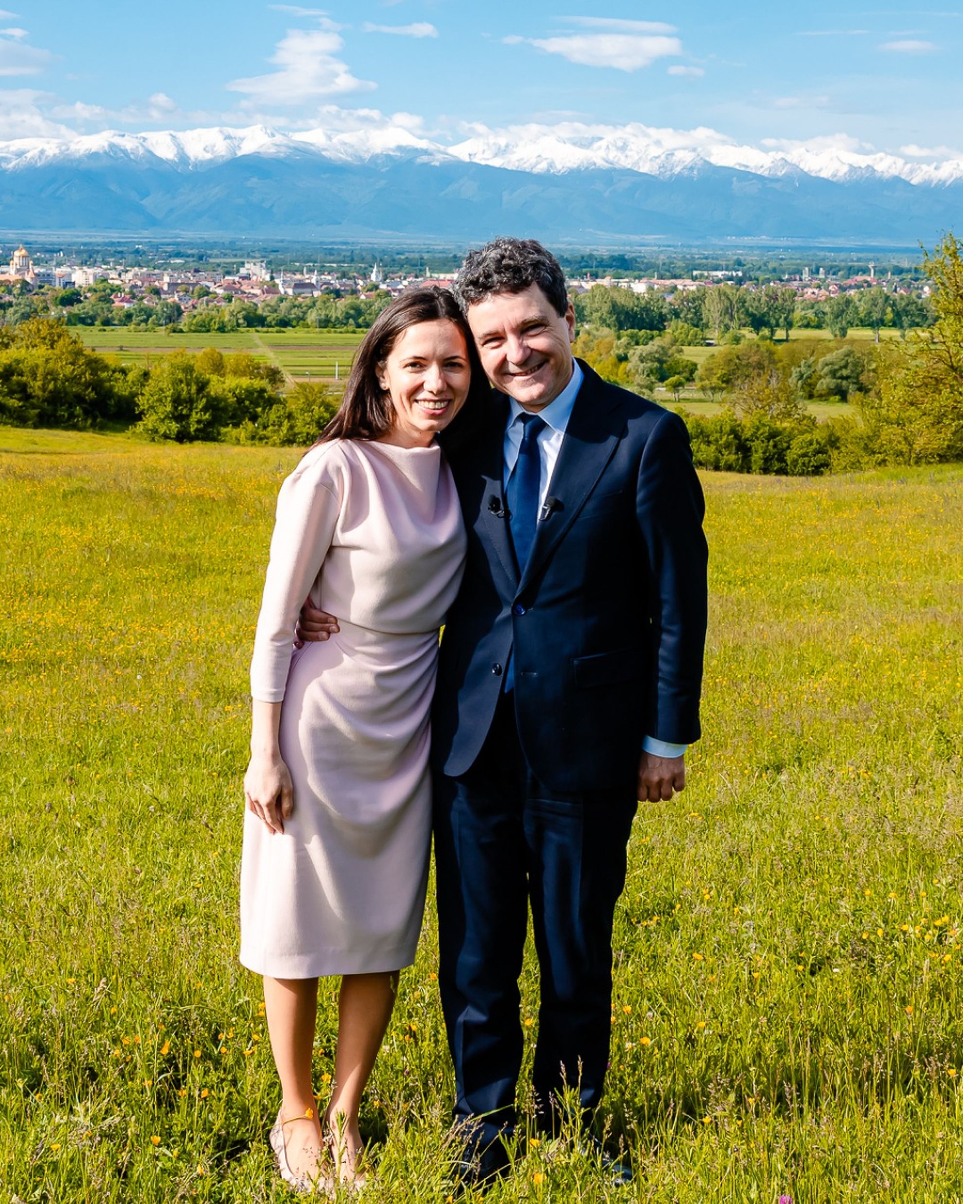 Nicușor Dan a anunțat când va avea loc nunta cu partenera sa de viață și mama copiilor săi, Mirabela Grădinaru