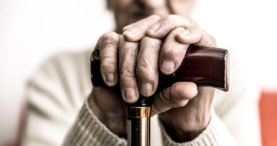 Ajutor financiar de Crăciun pentru pensionari. Cine sunt cei care vor primi 200 de lei pe card