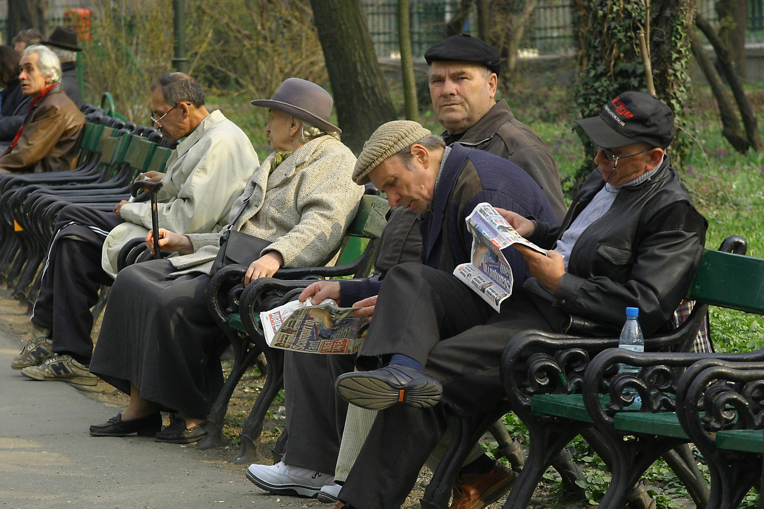 Tichete sociale de sărbători oferite pensionarilor