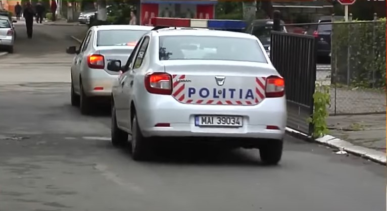 Aproape treizeci de autoturisme au fost vandalizate în Târgu Jiu! Poliția a intervenit de urgență