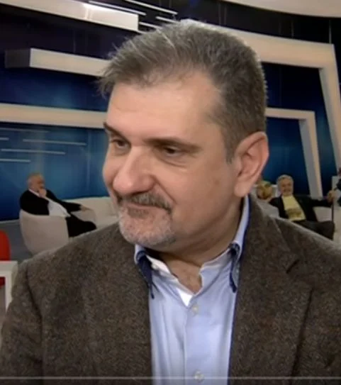 A fost starul știrilor în anii ’90. Astăzi, s-a schimbat vizibil și are o cu totul altă ocupație. Ce mai face Radu Coșarcă?