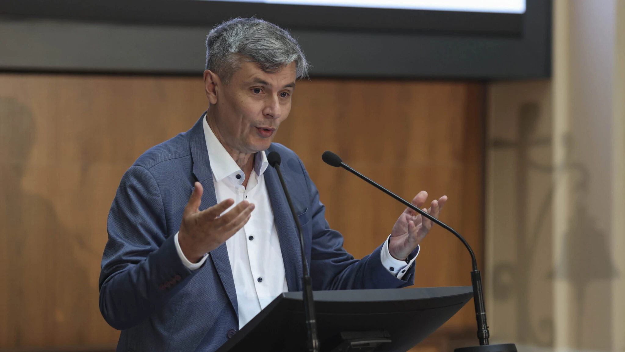 Virgil Popescu, atacat de un membru PSD! Escaladare alarmantă a urii și agresivității în politică. Daniel Băluță, presat să ia măsuri