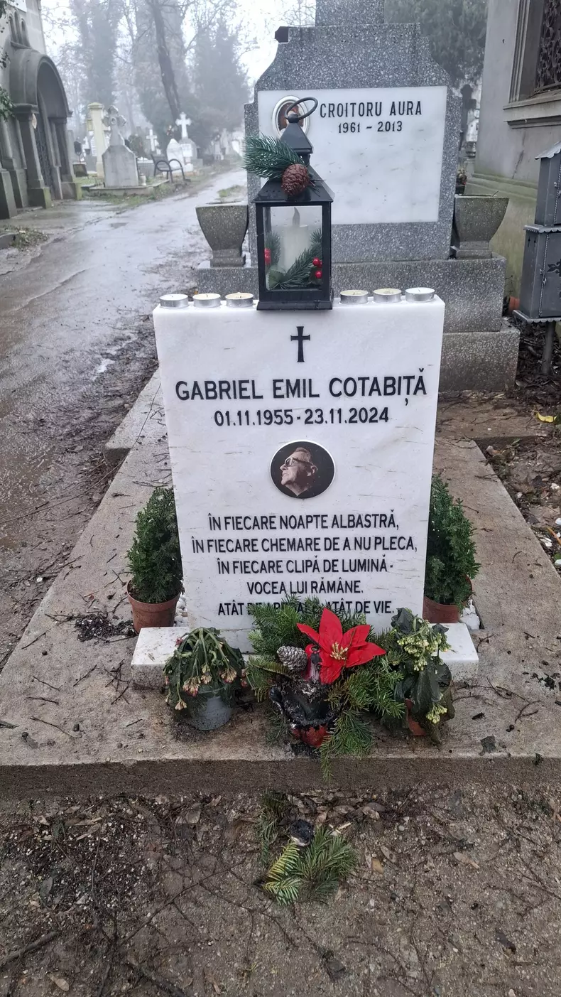 Mesajul sfâșietor de pe piatra funerară a lui Gabriel Cotabiță, în locul unde i-a fost depusă cenușa. Vizitatorii se opresc înmărmuriți când văd ce este gravat