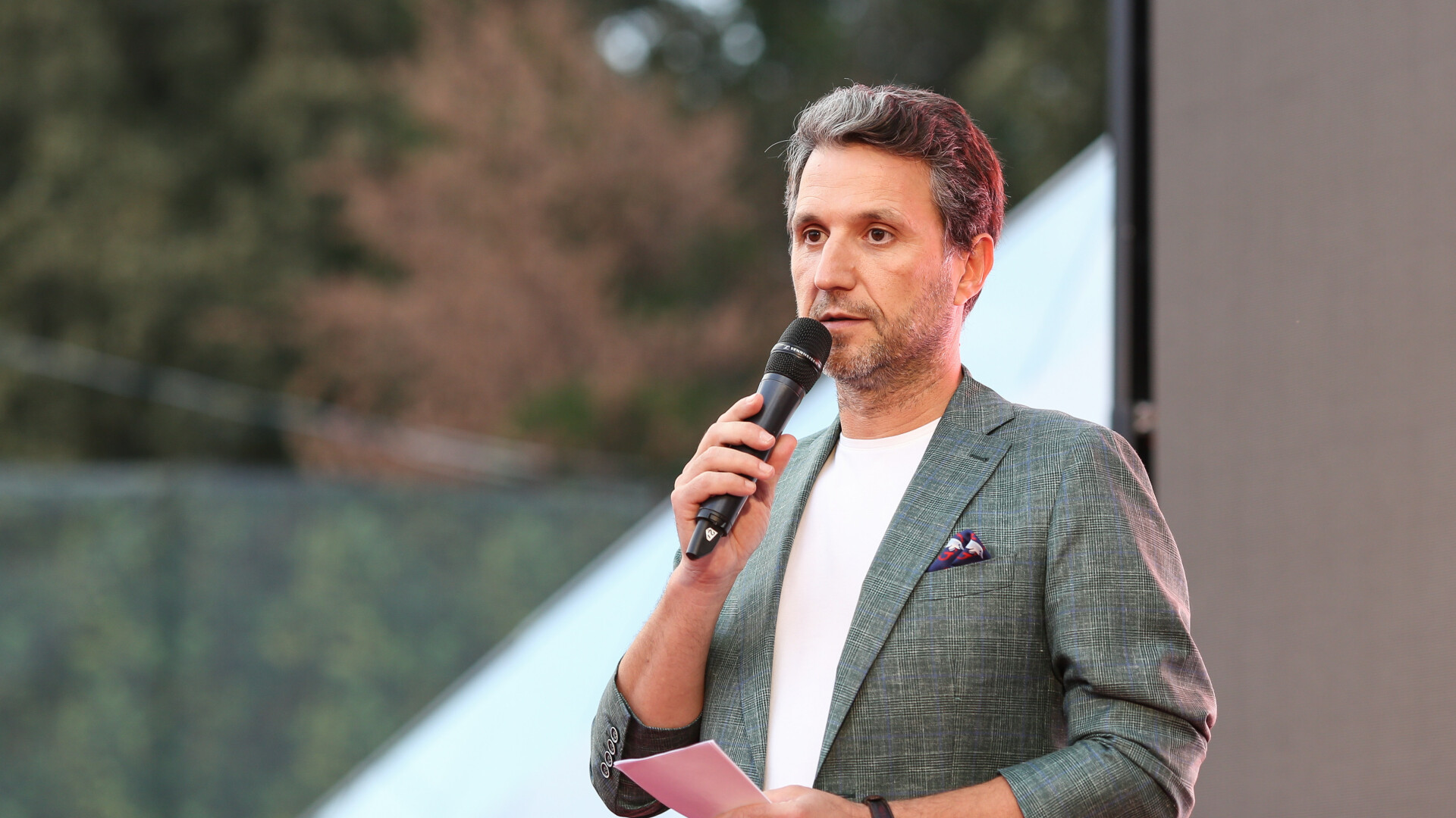 Cât de bogat este Andi Moisescu: venituri, investiții și proprietăți