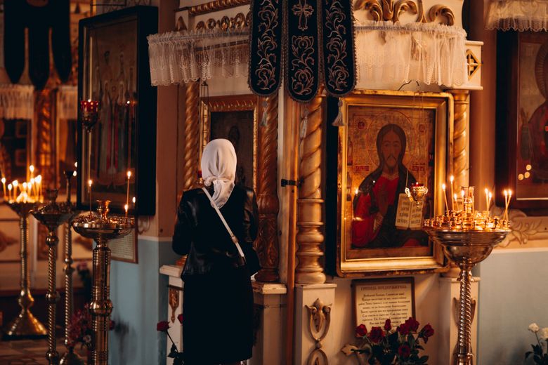 Calendar ortodox, 18 ianuarie 2026. Ce este bine să dea femeile de pomană în această zi. Tradiții, interdicții și lucruri pe care credincioșii nu ar trebui să le facă