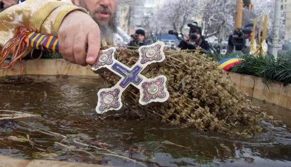 Rugăciunile pe care este bine să le rostești de Bobotează pentru curățarea sufletului și primirea binecuvântării dumnezeiești