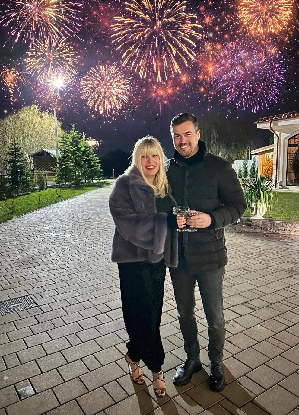 Cum a ales Elena Udrea să întâmpine noul an: „Tot acasă te întorci”