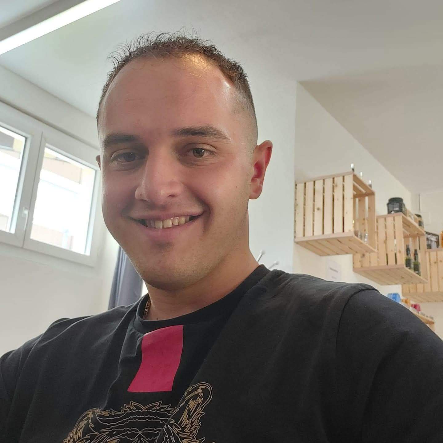 Erou până la sacrificiu! Ștefan a scos zeci de tineri din infernul exploziei din Elveția, dar și-a pierdut viața