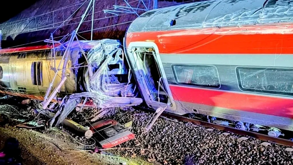 Doi cetățeni români, răniți în tragedia feroviară din Spania. Unul dintre ei era la telefon cu familia în clipa impactului