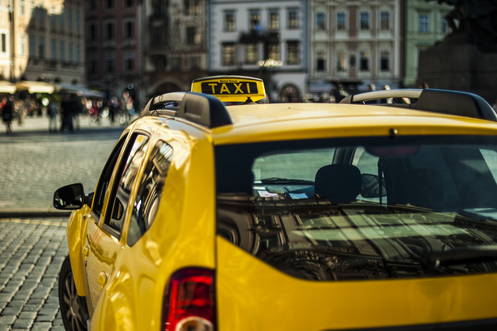 La un pas de o nouă tragedie! Trei minori din Târgu Mureș ar fi plănuit dispariția unui taximetrist, după modelul cazului Cenei. Motivul invocat este de-a dreptul cutremurător