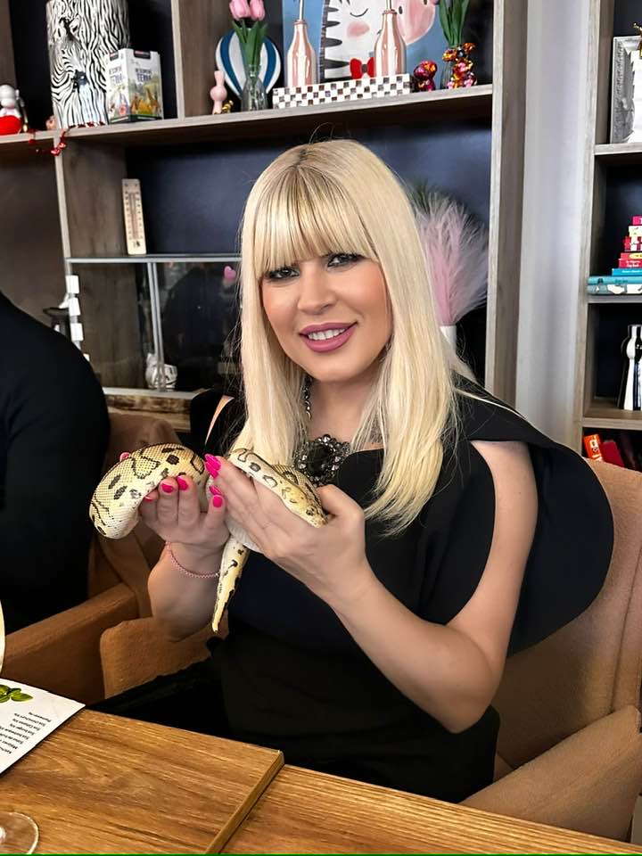 Elena Udrea, replică plină de subînțeles pentru cei care au trădat-o: „La câți șerpi “am ținut la sân”, cu acesta a fost o joacă”