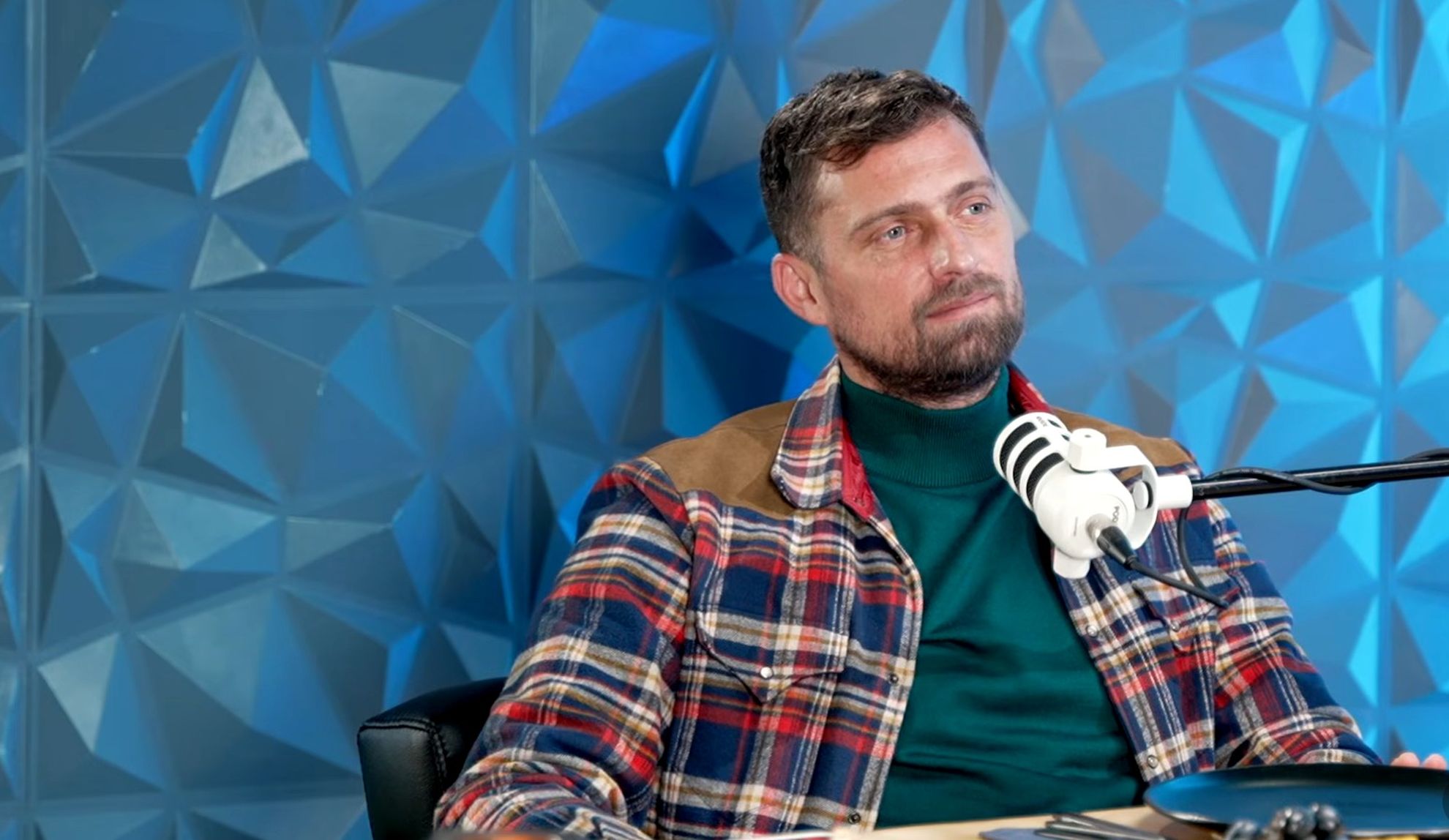 Copilăria marcată de sărăcie a lui Gabi Tamaș. Dezvăluiri sincere: „Untură pe pâine și boia găseai la mine acasă”