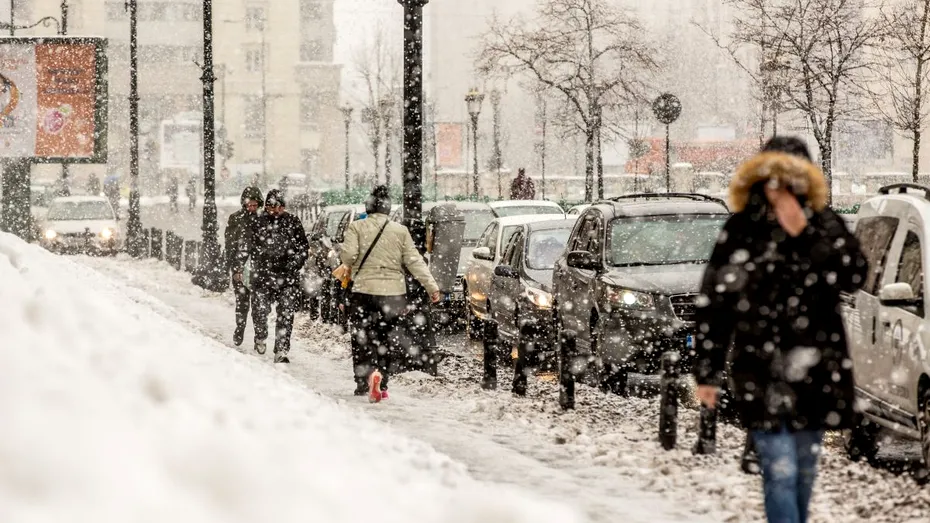Ciclonul polar lovește din nou Bucureștiul cu TEMPERATURI SIBERIENE și strat proaspăt de zăpadă. Scenariul unui Ro-Alert reapare