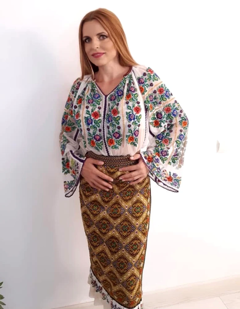 O cunoscută interpretă de muzică populară își plânge tatăl, răpus de o suferință îndelungată