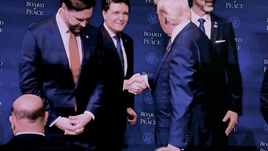 Nicușor Dan, GEST CARE A SCHIMBAT ATMOSFERA lângă Donald Trump. A fost retras rapid din apropierea acestuia. Ce a fost surprins pe camere