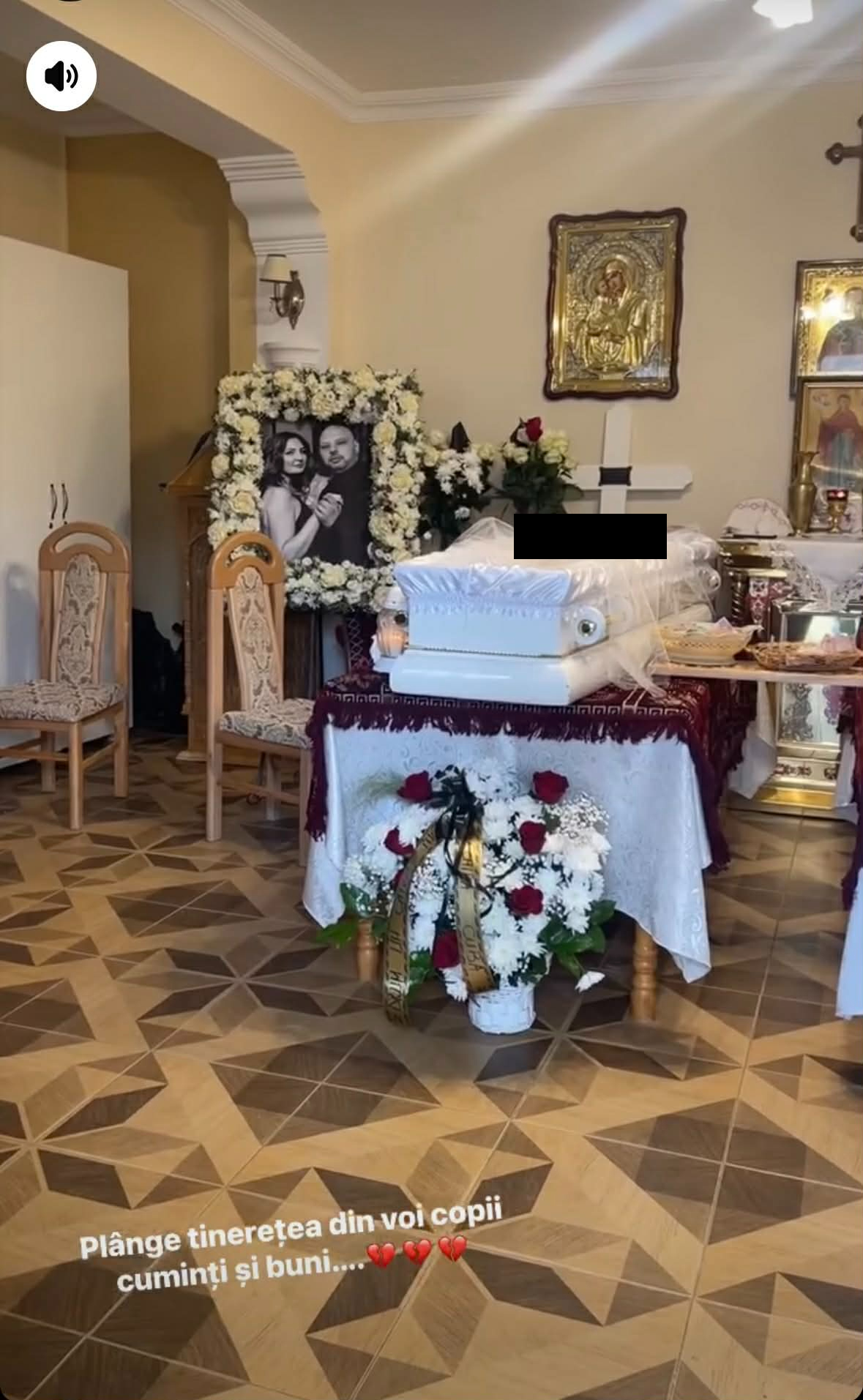 Lacrimi și tăcere apăsătoare. Ce a fost așezat în sicriu alături de mamă și fetiță