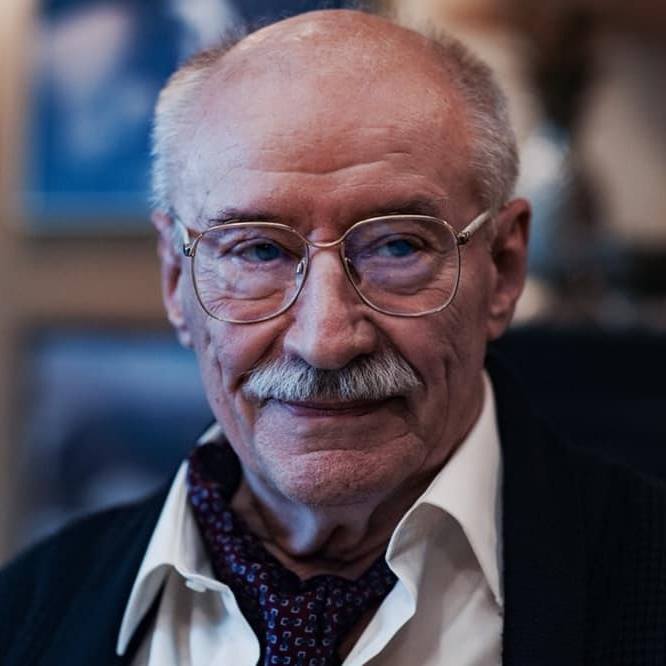Amenințări grave la adresa lui Victor Rebengiuc! Primele percheziții au avut loc în Capitală